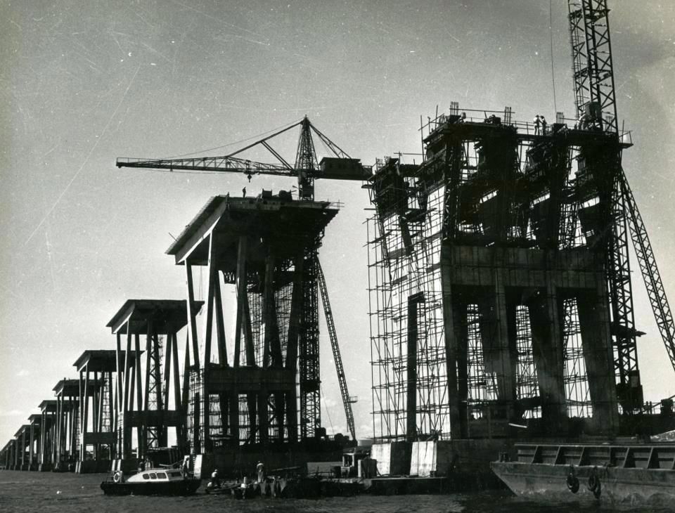 Costruzione ponte sul lago di Maracaibo