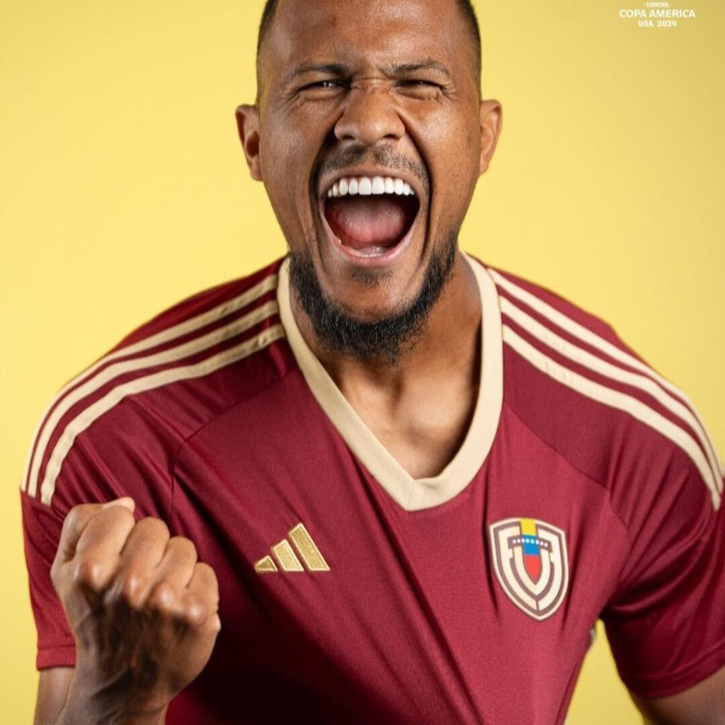 Tomás Rincón con la maglia del Venezuela